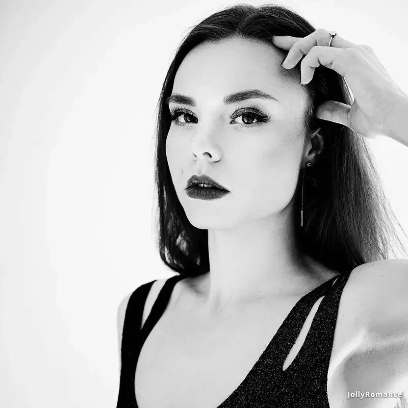 Cara Profile image 3