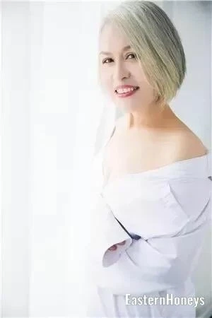 Elizabeth Profile image 4
