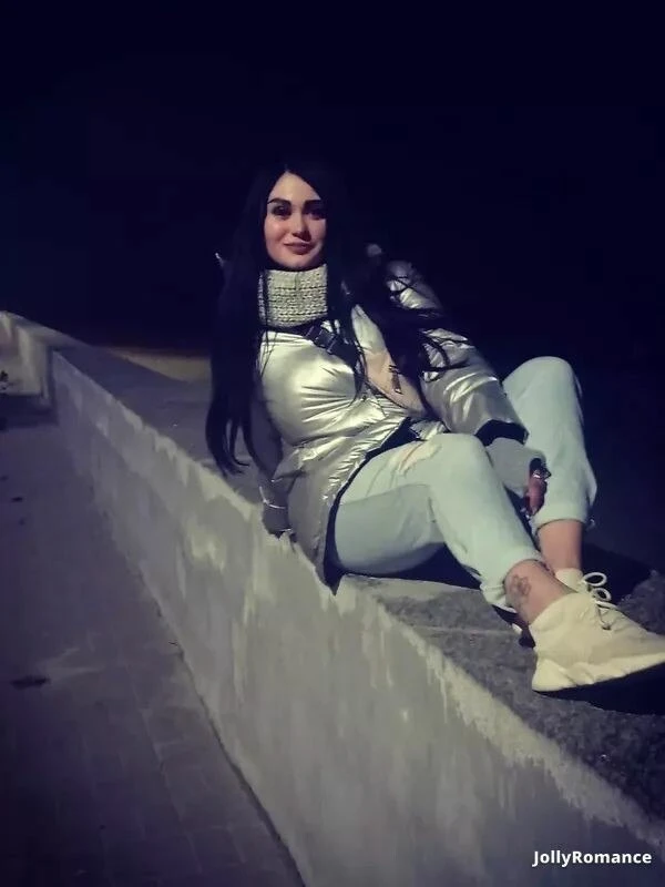 Ilona Profile image 5
