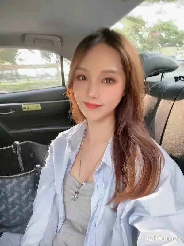 Jia Profile image 1