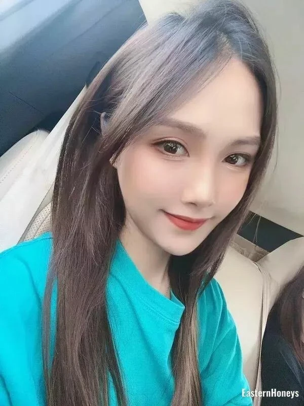Jia Profile image 3
