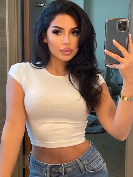 Nida Profile image 1