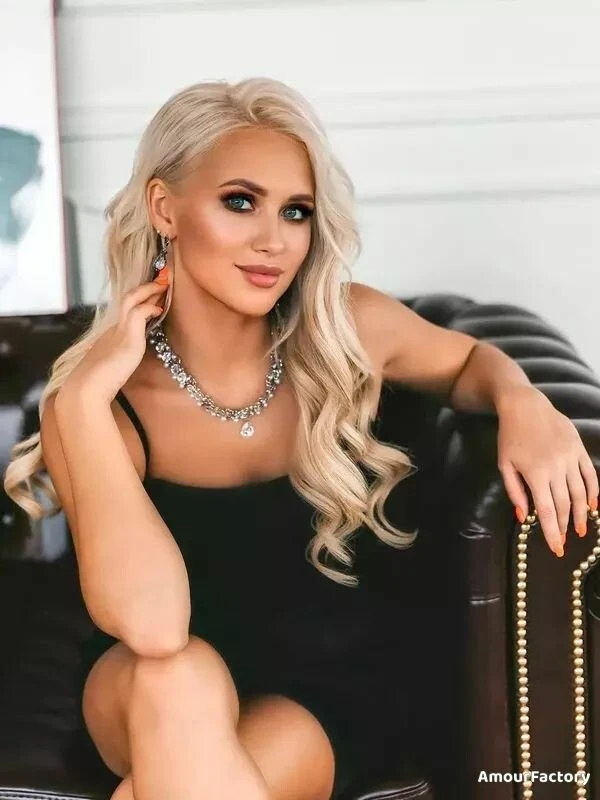 Karina, 29