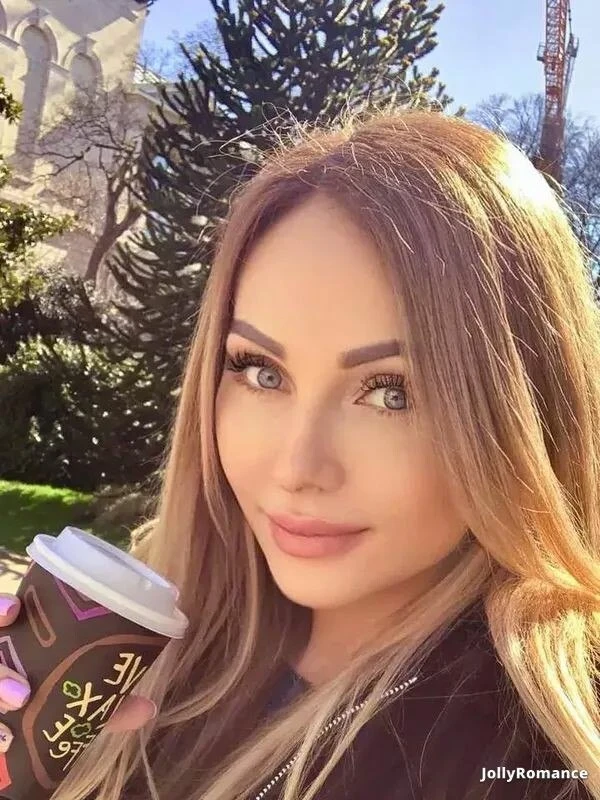 Nadiia Profile image 3