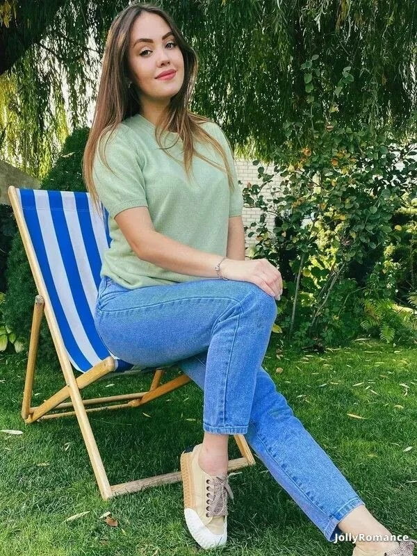 Alena Profile image 5