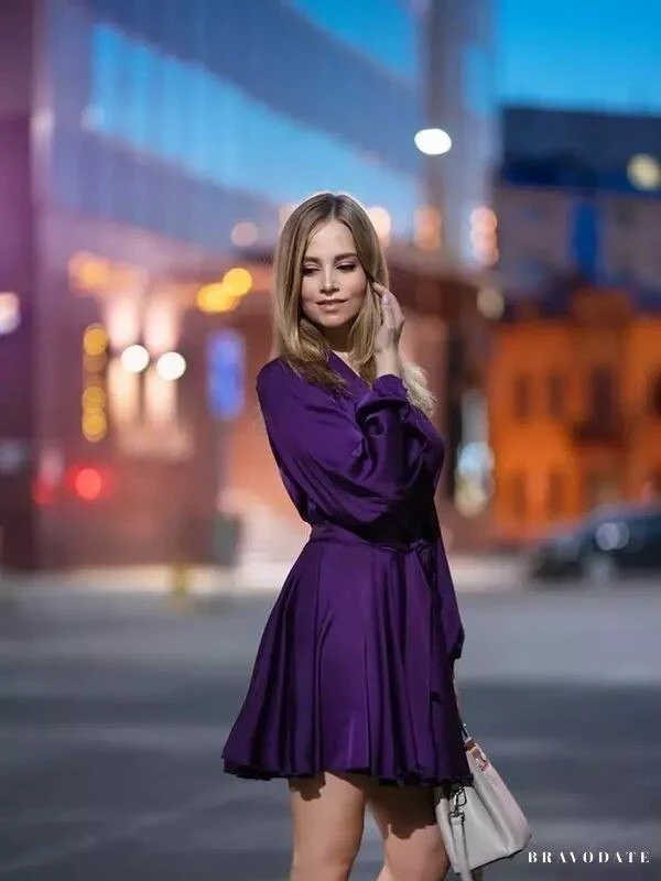 Elena Profile image 3