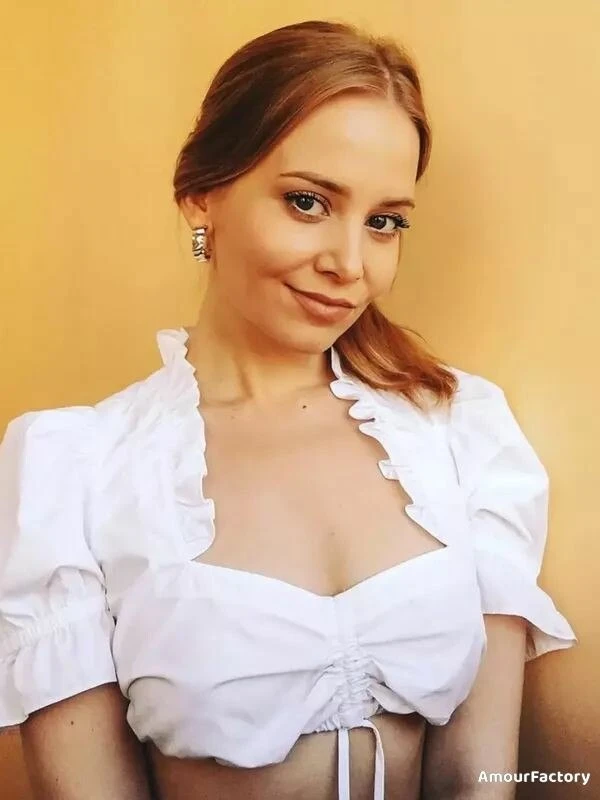 Elena Profile image 1