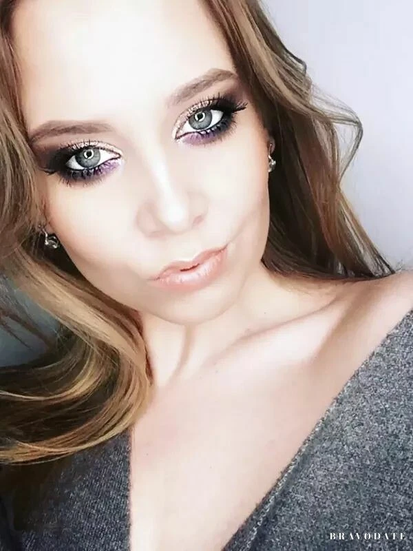 Elena Profile image 4