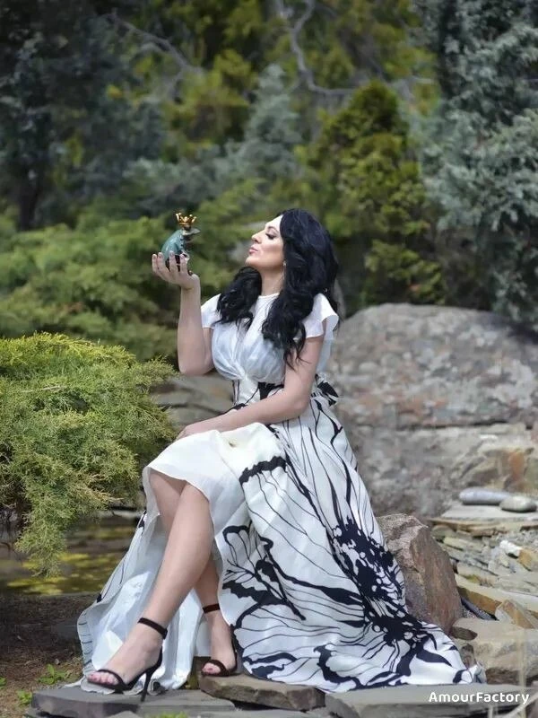 Elena, 42
