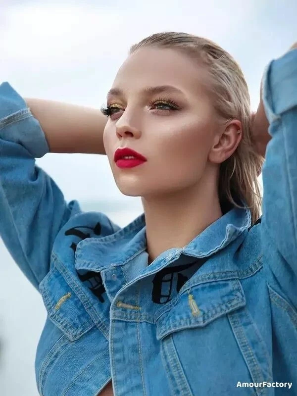 Ekaterina, 30