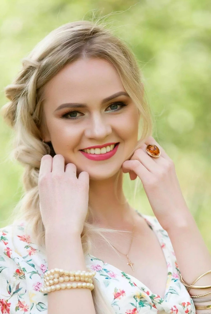 Anna Profile image 3