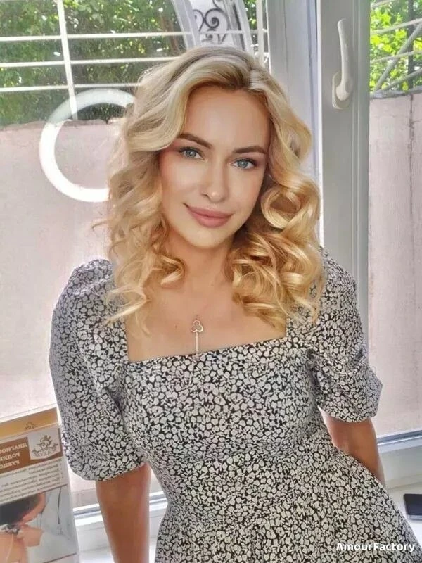 Lena Profile image 2