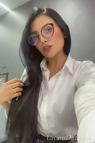 Karolina Profile image 1
