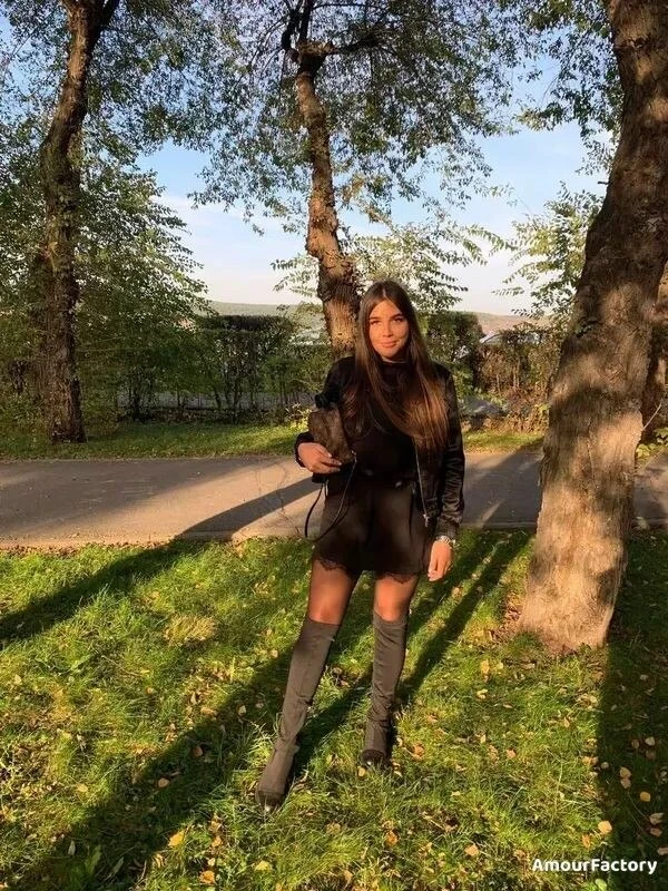 Olesya, 23