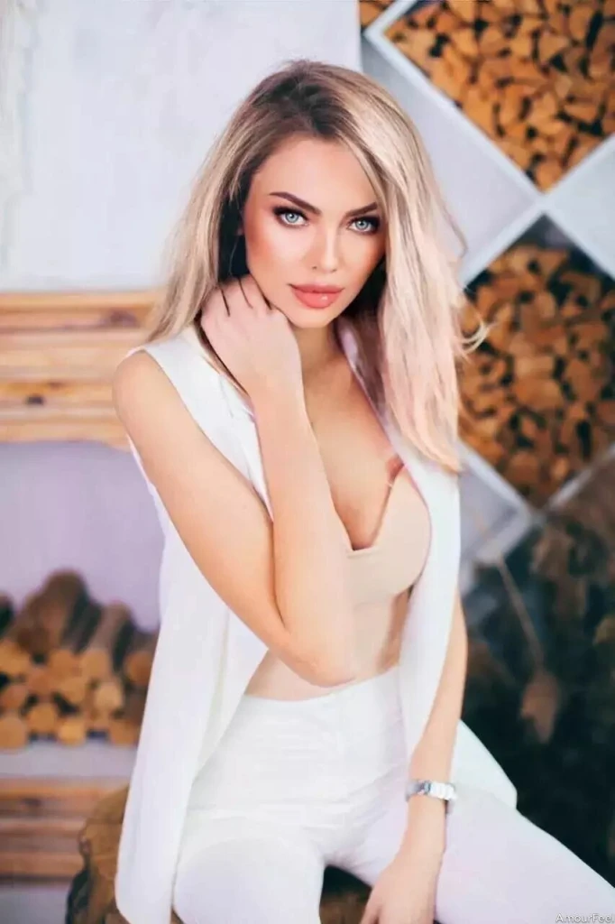 Yana Profile image 1