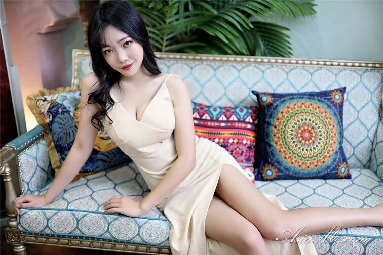 Sharon Profile image 1