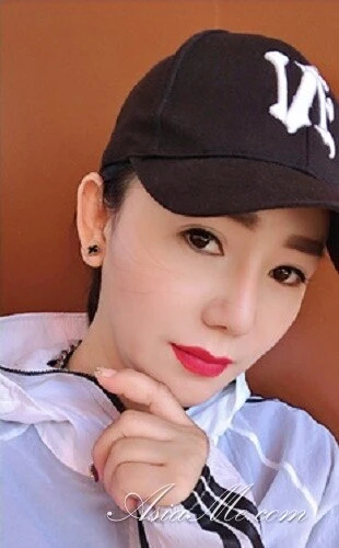 Mia Profile image 1