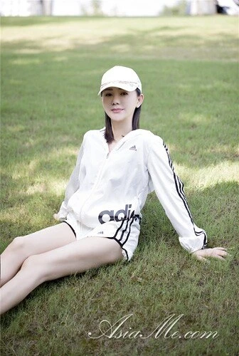 Mia Profile image 3
