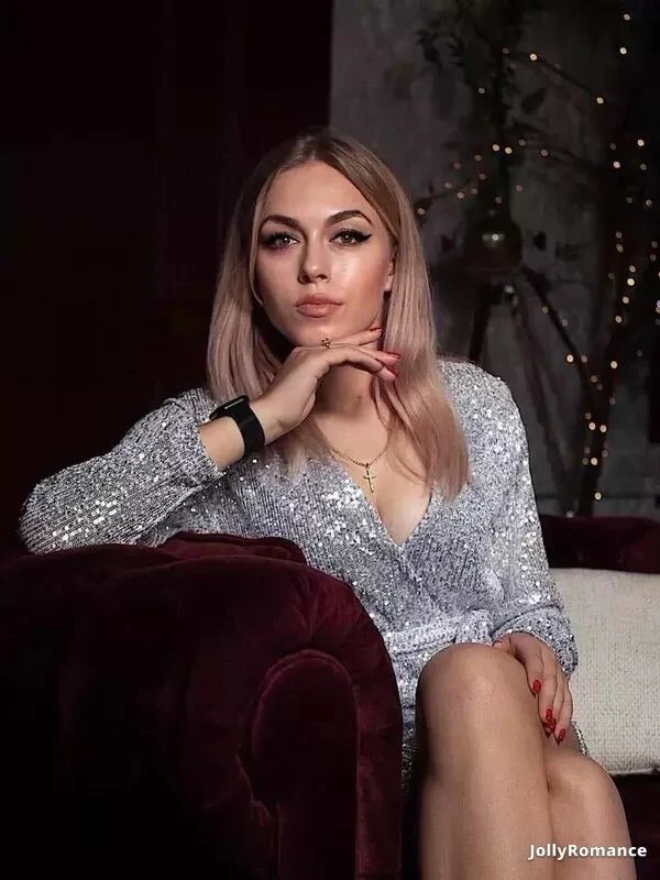 Nadia Profile image 3