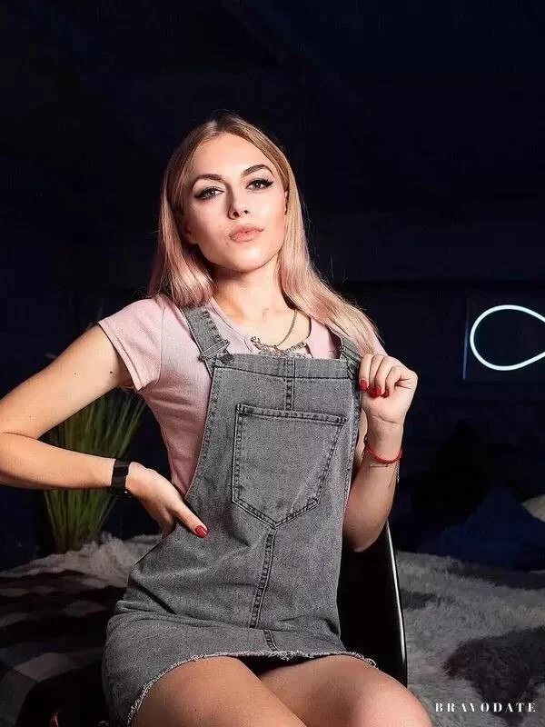 Nadia Profile image 5