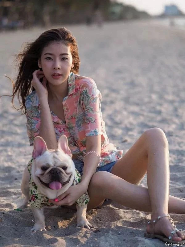 Mengjia Zhu Profile image 4