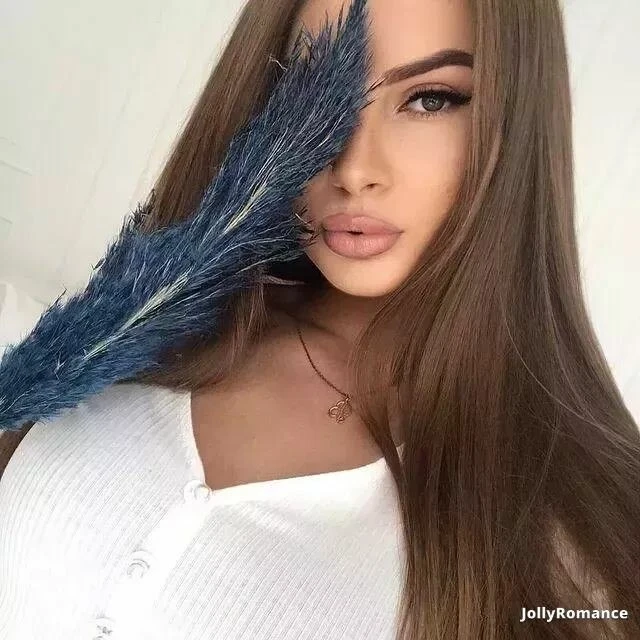 Valeria, 20