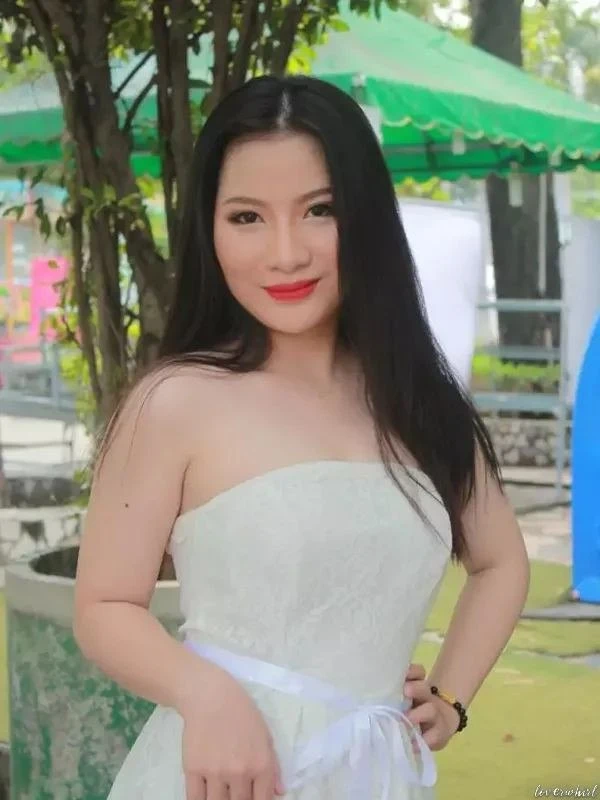 Nhi Profile image 3
