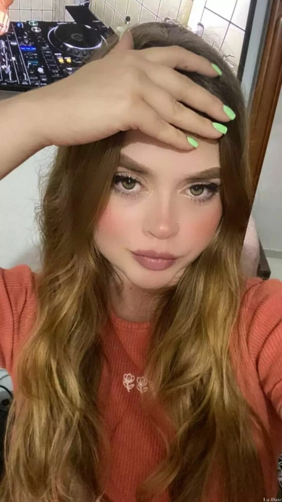 Evelyn Profile image 5