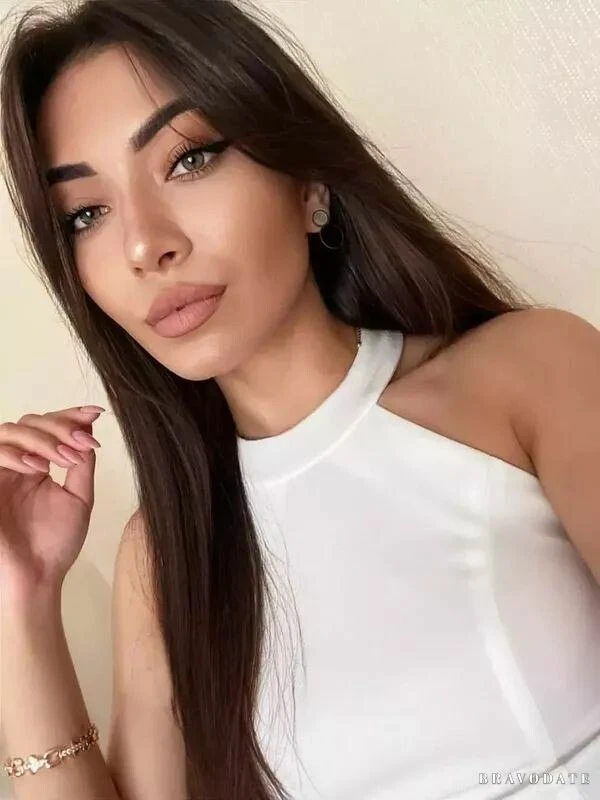 Alvina Profile image 4