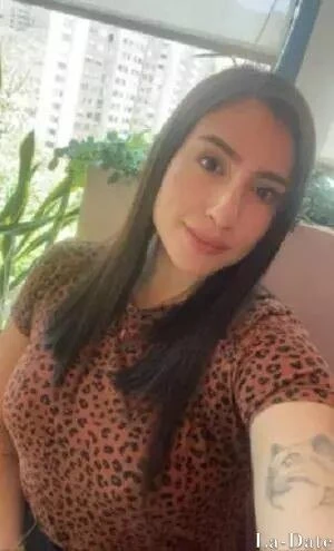 Gloria Profile image 4